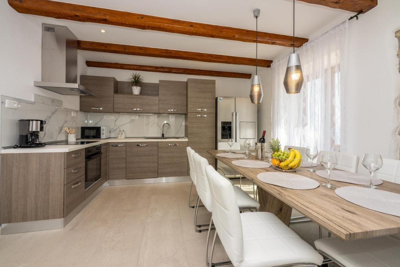 Villa Antani With Heated Pool, Sauna & Jacuzzi Цриквеница Экстерьер фото