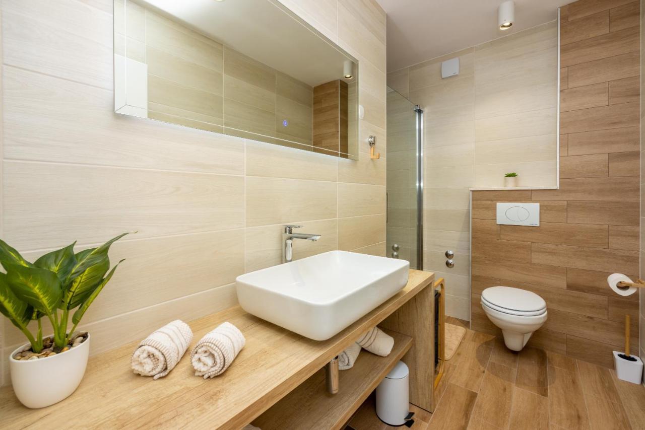 Villa Antani With Heated Pool, Sauna & Jacuzzi Цриквеница Экстерьер фото