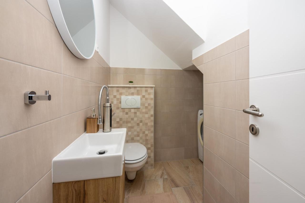 Villa Antani With Heated Pool, Sauna & Jacuzzi Цриквеница Экстерьер фото