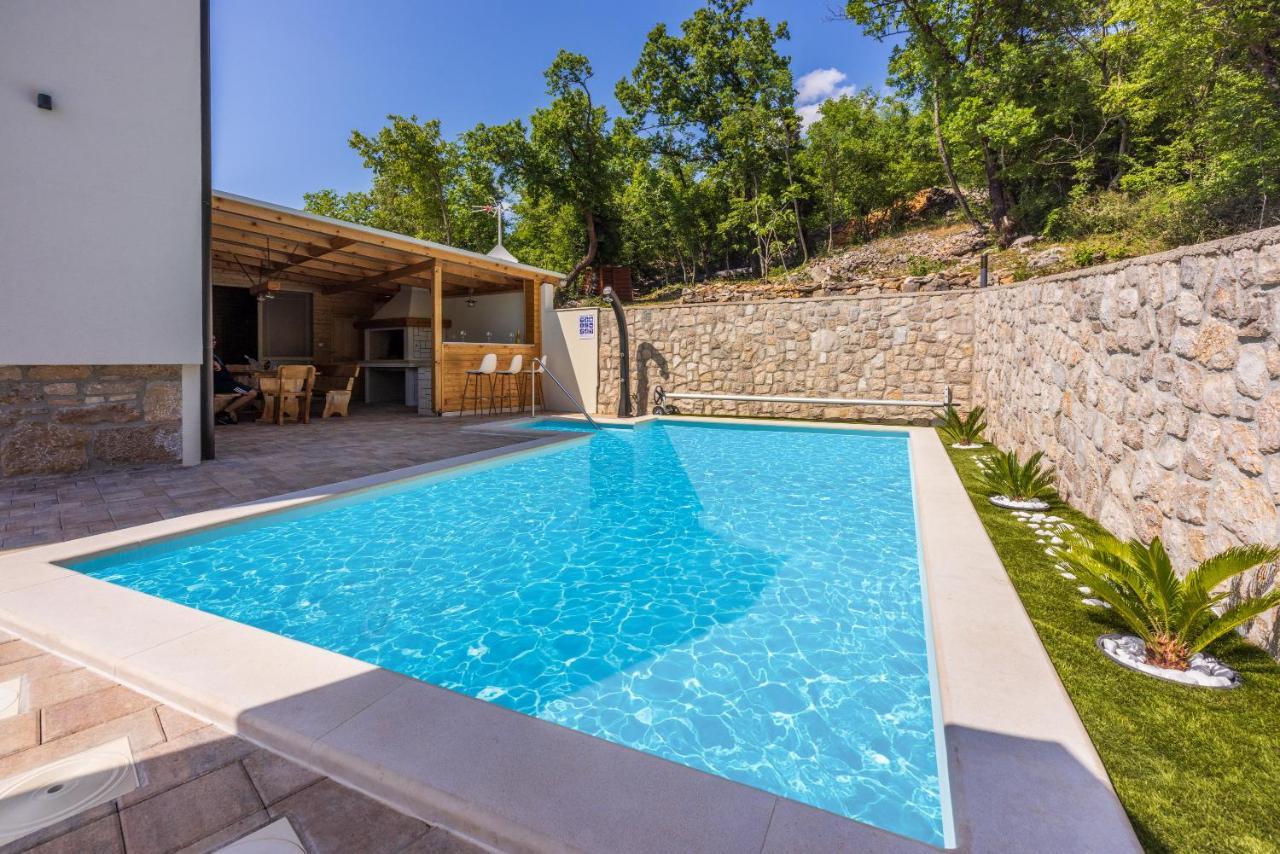 Villa Antani With Heated Pool, Sauna & Jacuzzi Цриквеница Экстерьер фото