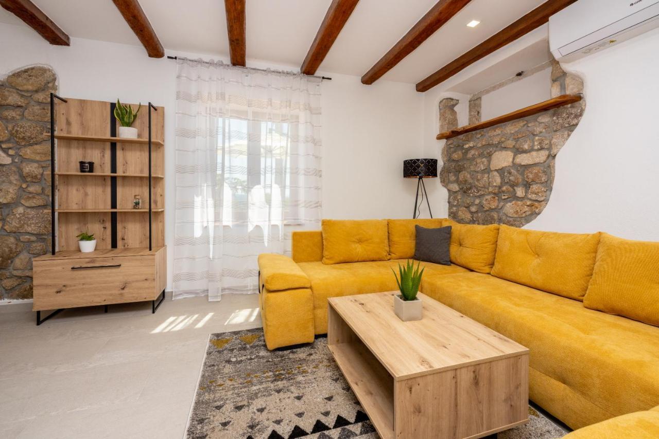 Villa Antani With Heated Pool, Sauna & Jacuzzi Цриквеница Экстерьер фото
