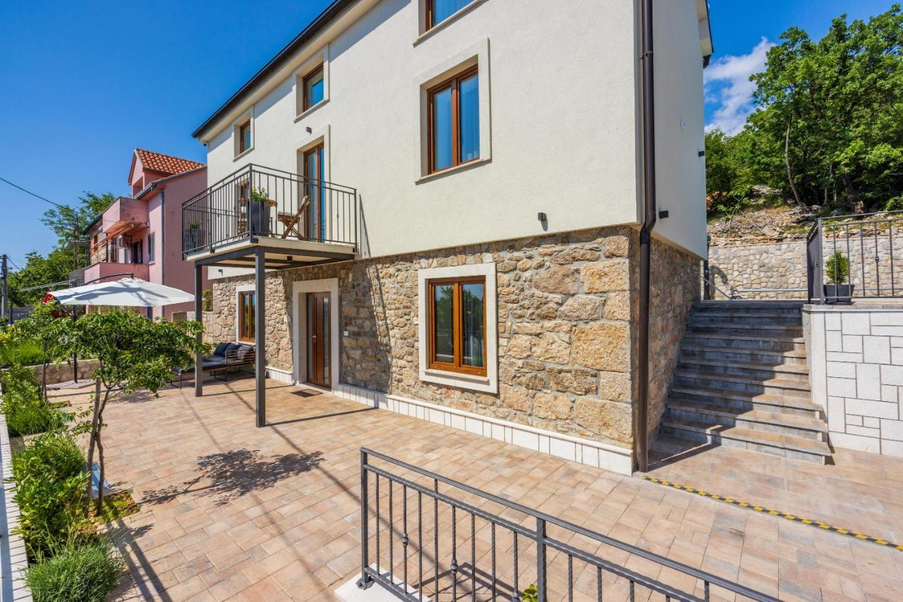 Villa Antani With Heated Pool, Sauna & Jacuzzi Цриквеница Экстерьер фото